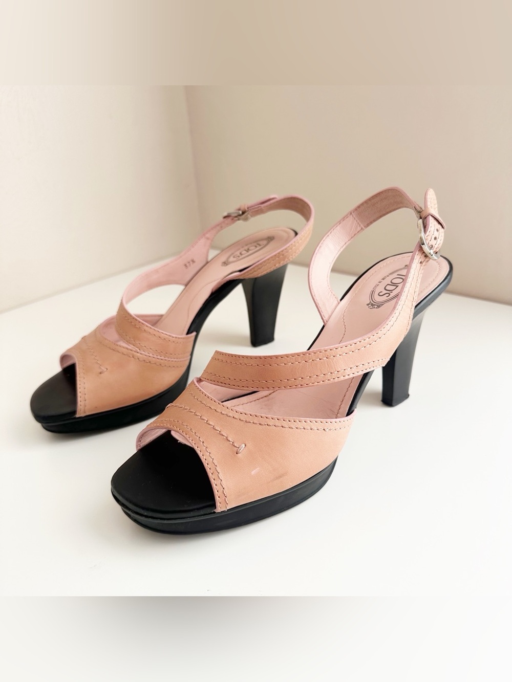 Tod's Blush Pink Leather Slingback Heels with Black Soles size 7.5